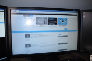 Photograph of Samsung 1920x1200 screen